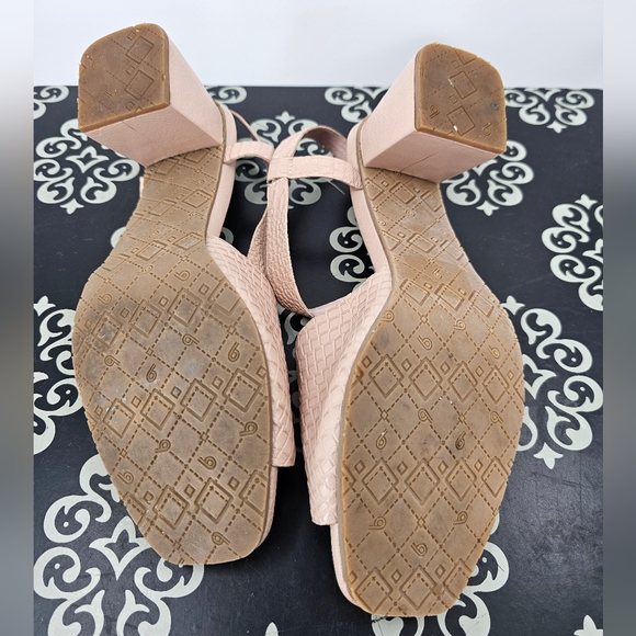 Bon-Bonite Blush Pink Strappy Block Heel Sandals Size 38 - Picture 5 of 13